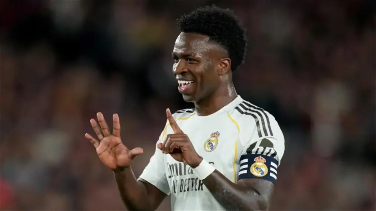 14 واقعة.. رابطة الليجا ترصد إهانات جماهير برشلونة لـ ريال مدريد وفينيسيوس في الكلاسيكو